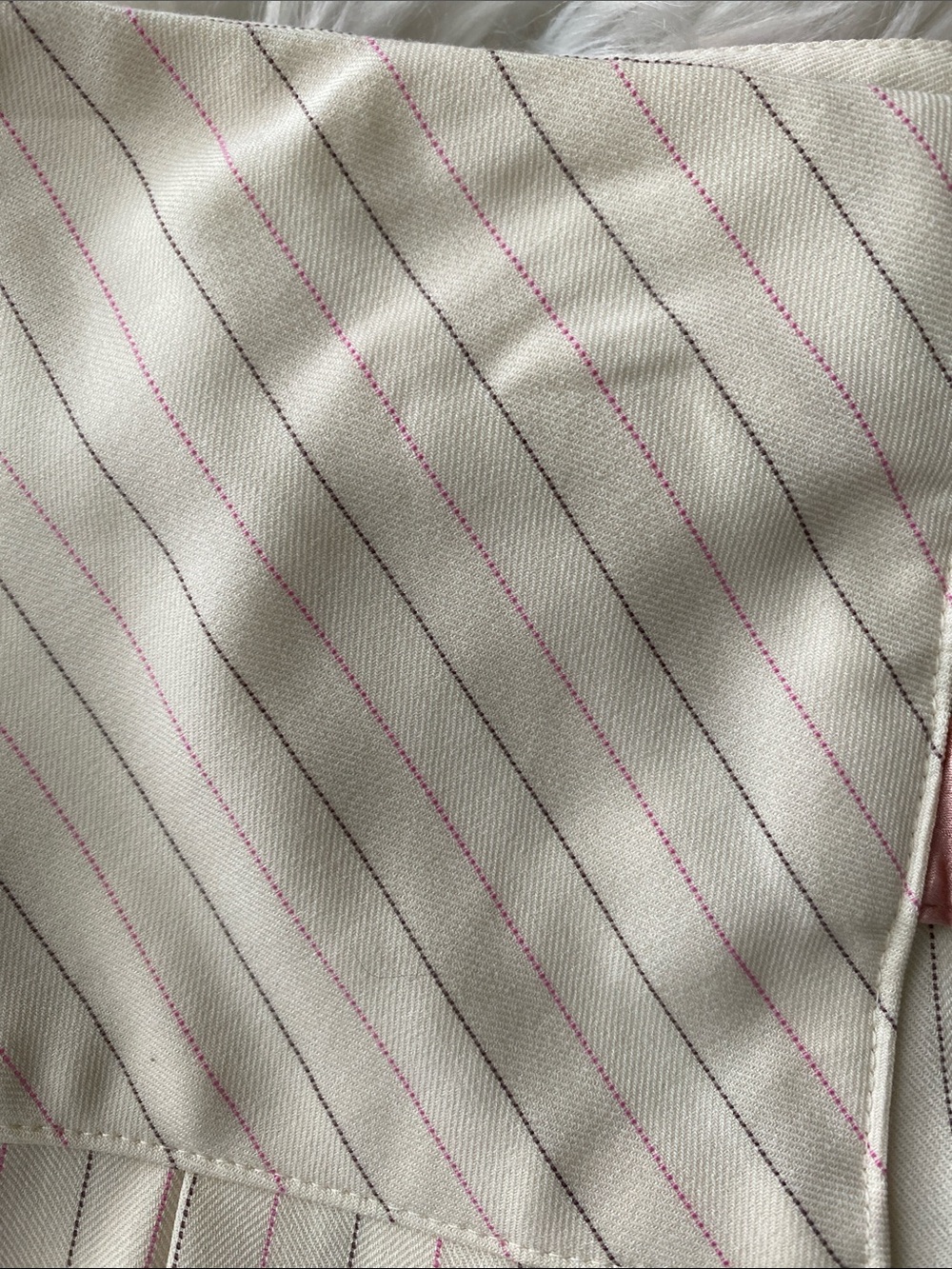Diane Von furstenburg Cream Pleated Mini Skirt with Pink Buckle Straps - Picture 4 of 6